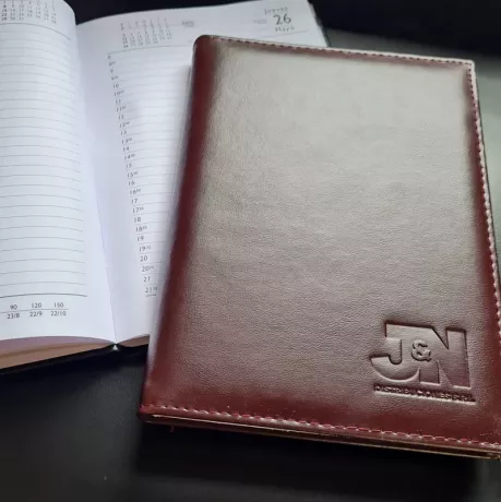 libreta marron